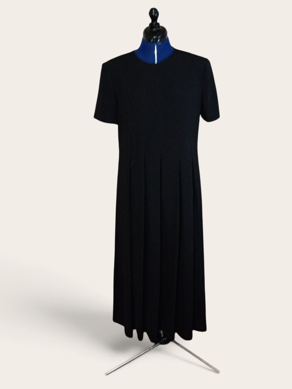Orvis Black Short-Sleeve Maxi Dress with Pleated Skirt